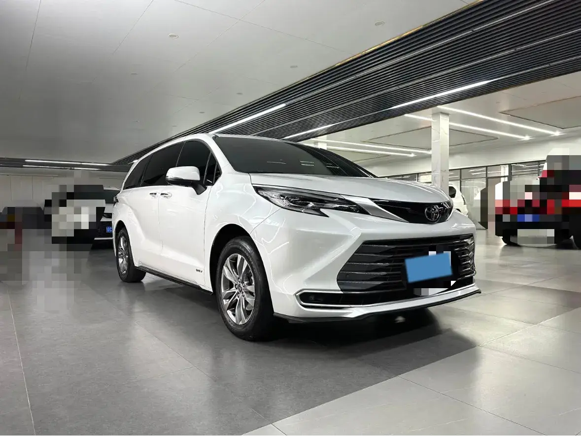 2024 TOYOTA SIENNA thumbnail 3