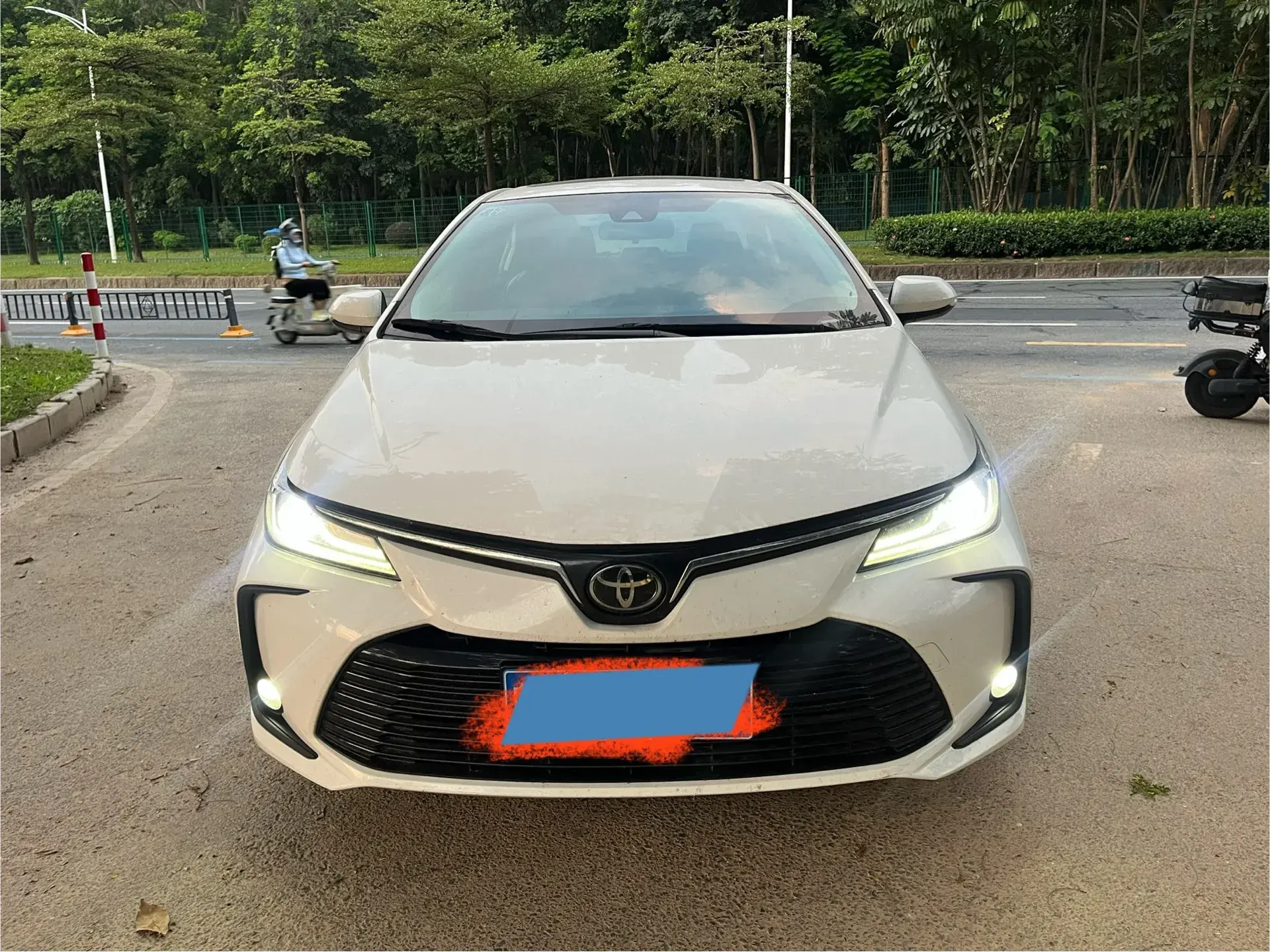 2021 TOYOTA COROLLA thumbnail 2