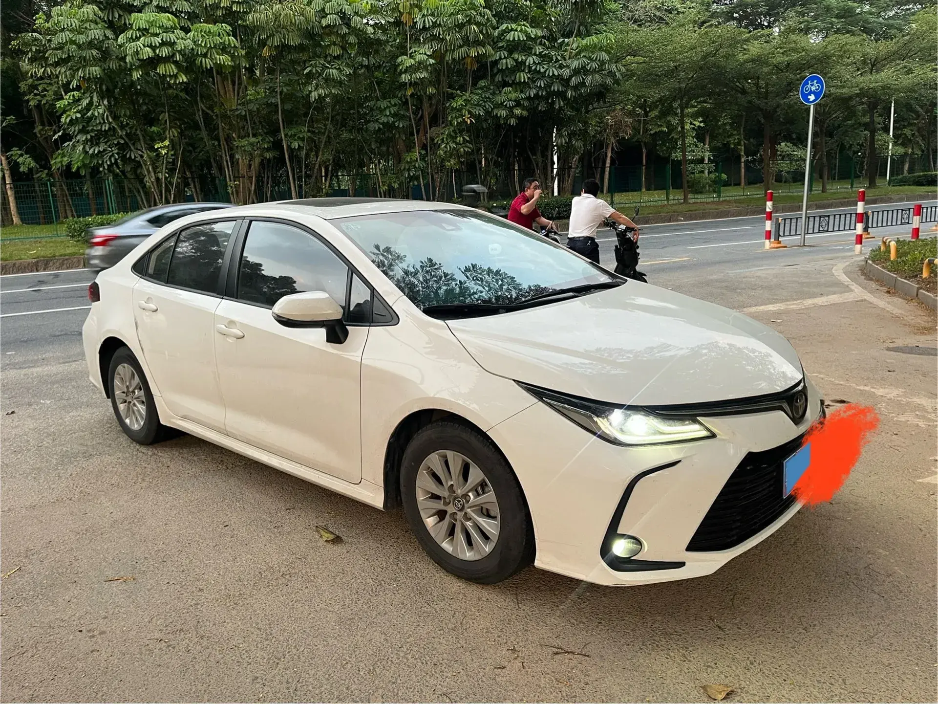 2021 TOYOTA COROLLA thumbnail 3