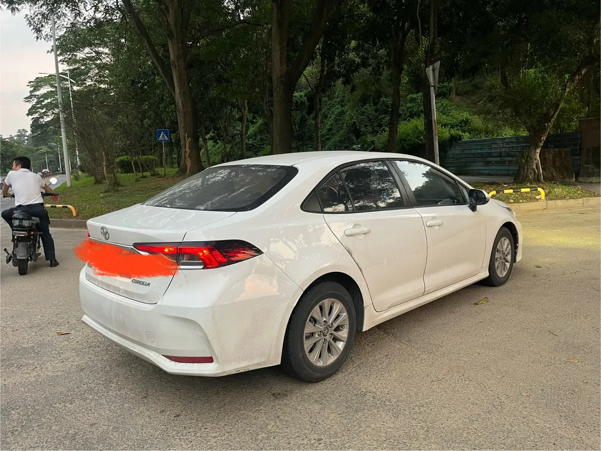 2021 TOYOTA COROLLA thumbnail 4