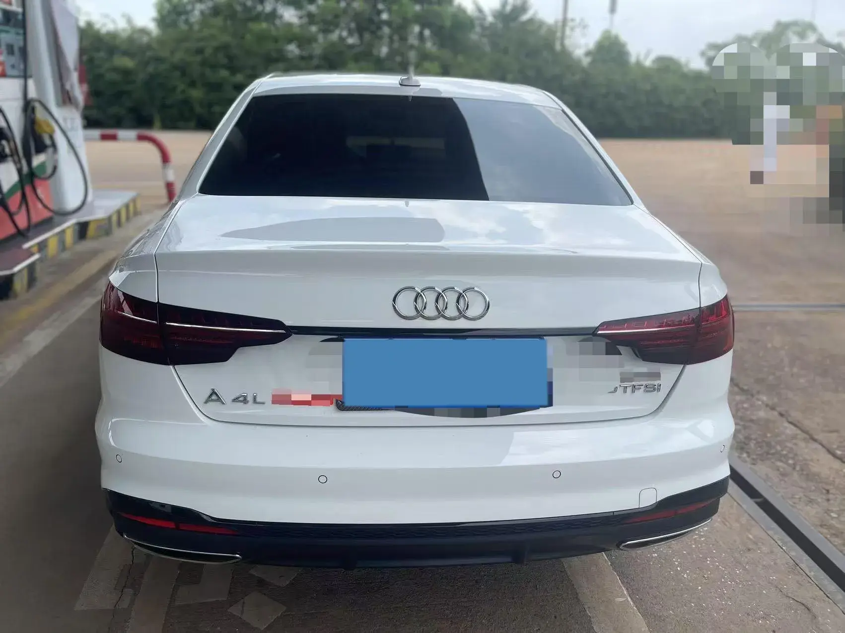 2024 AUDI A4L thumbnail 3