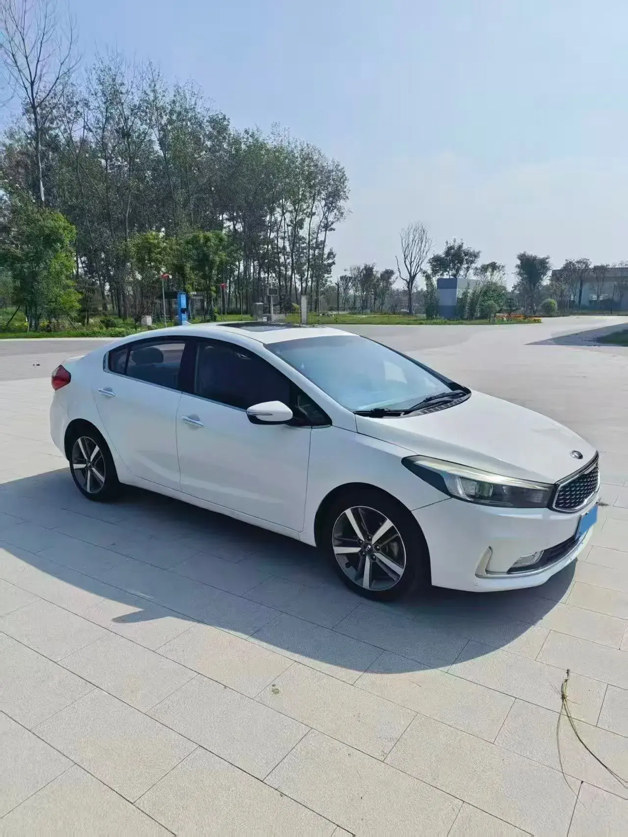 2017 KIA K3 thumbnail 3