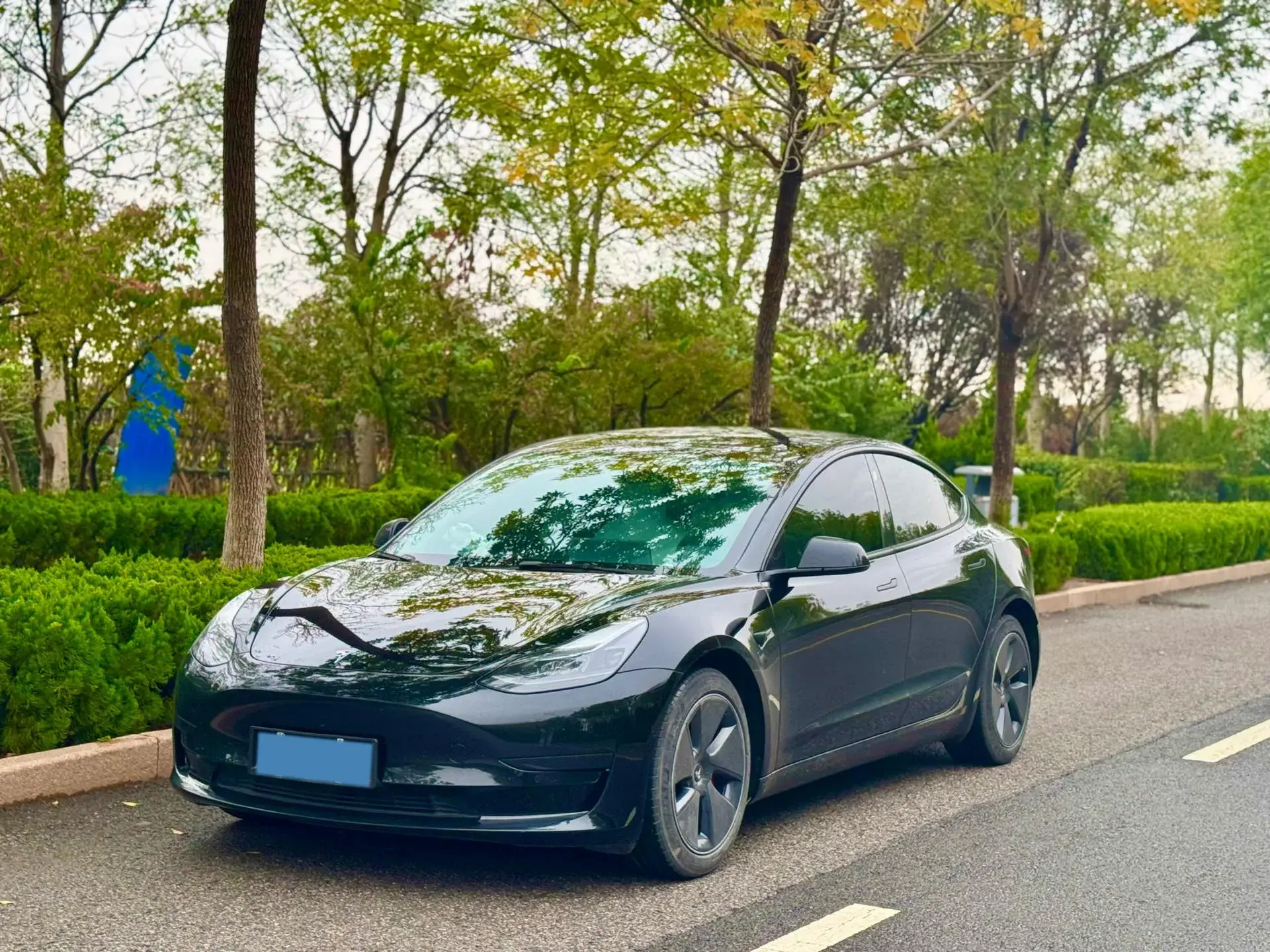 2022 TESLA MODEL view 1