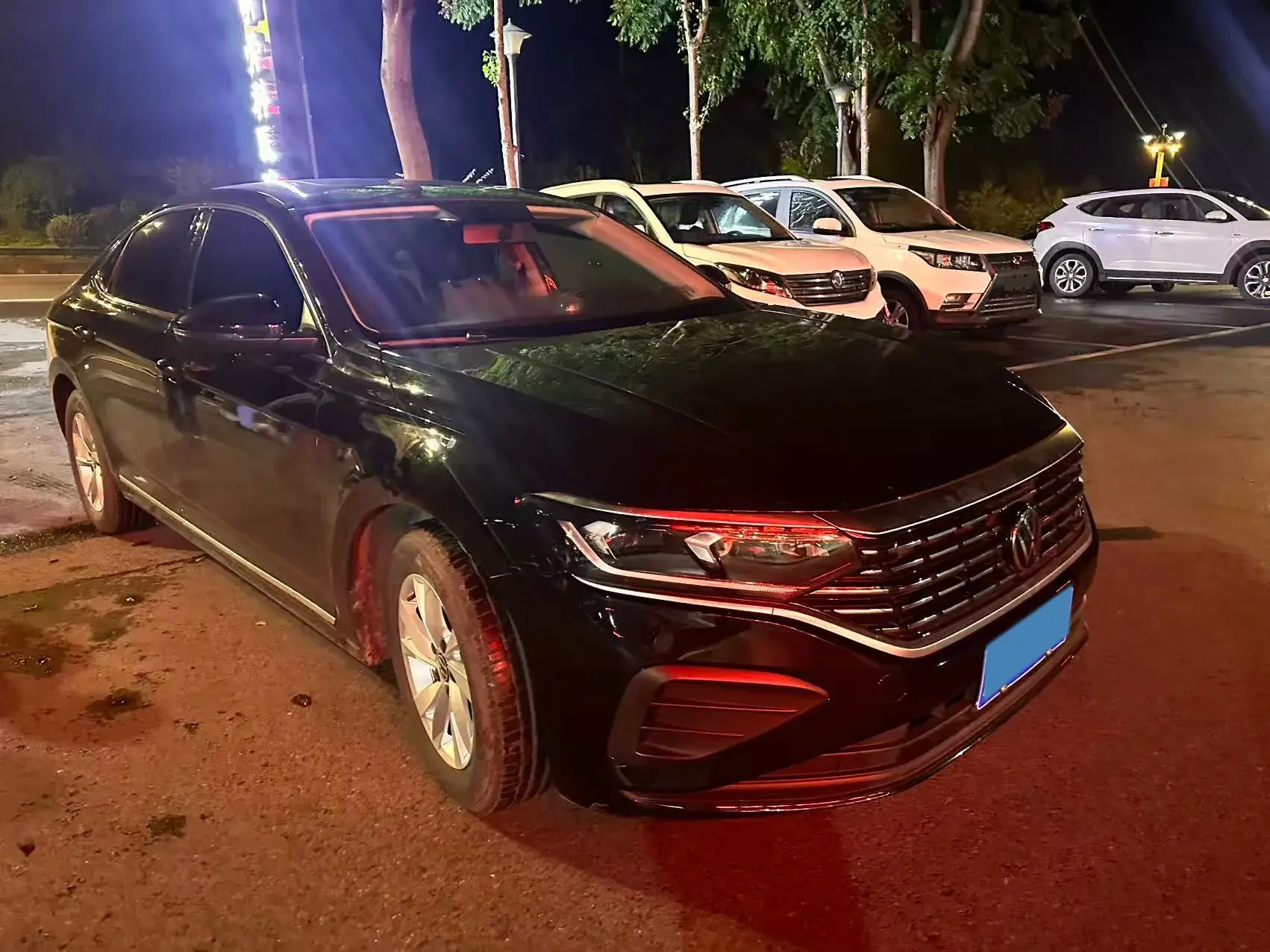 2024 VOLKSWAGEN PASSAT view 1