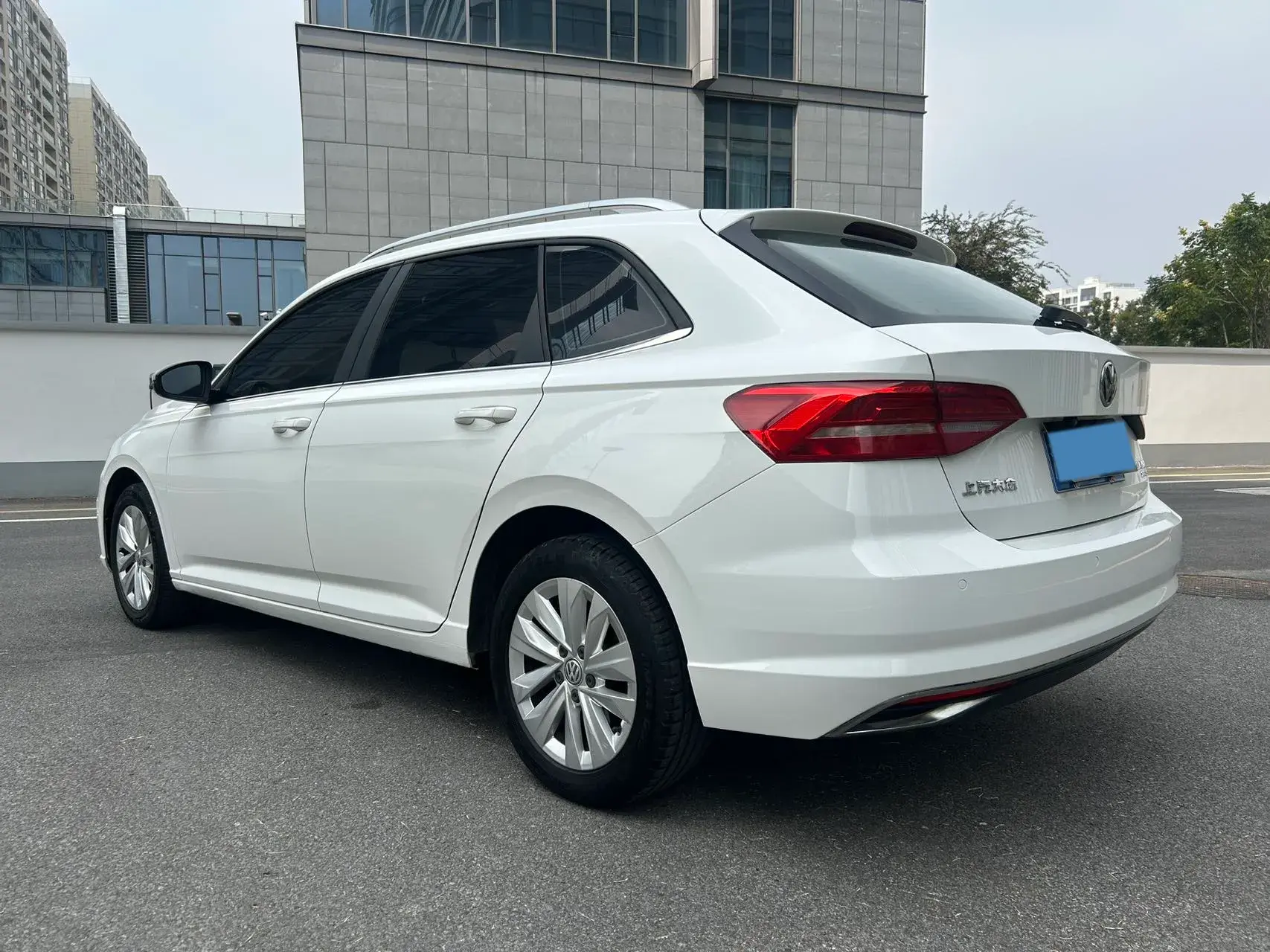 2018 VOLKSWAGEN LAVIDA thumbnail 4