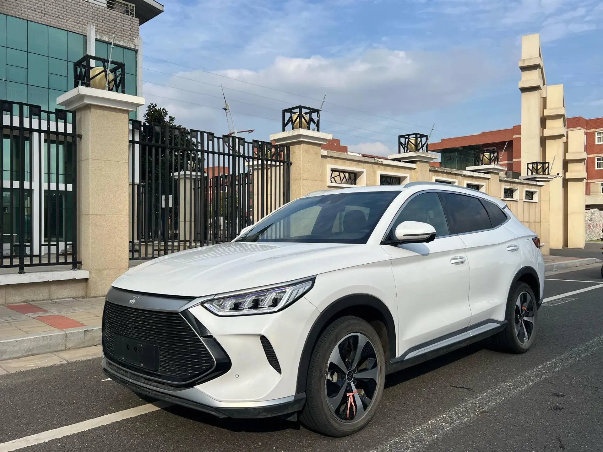 2021 BYD SONG view 1