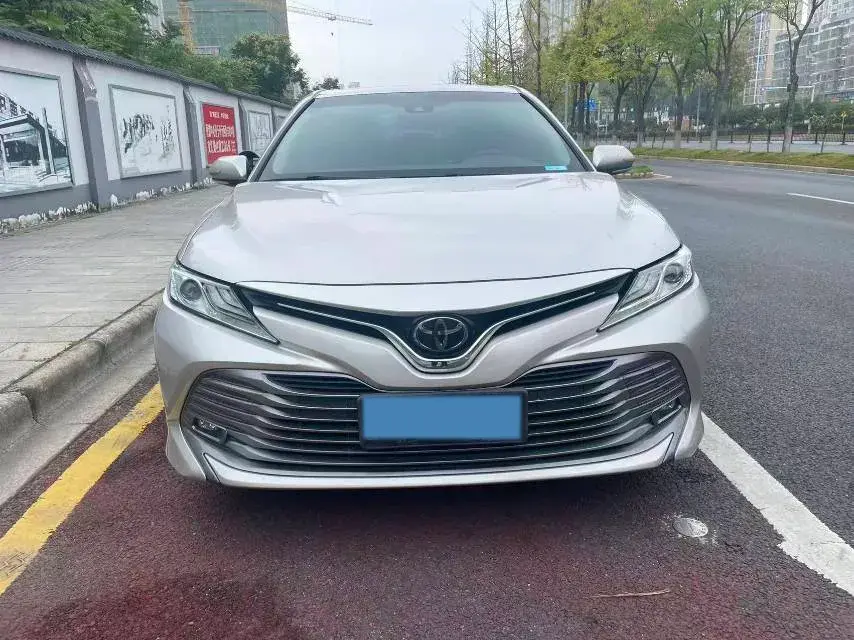2019 TOYOTA CAMRY thumbnail 2