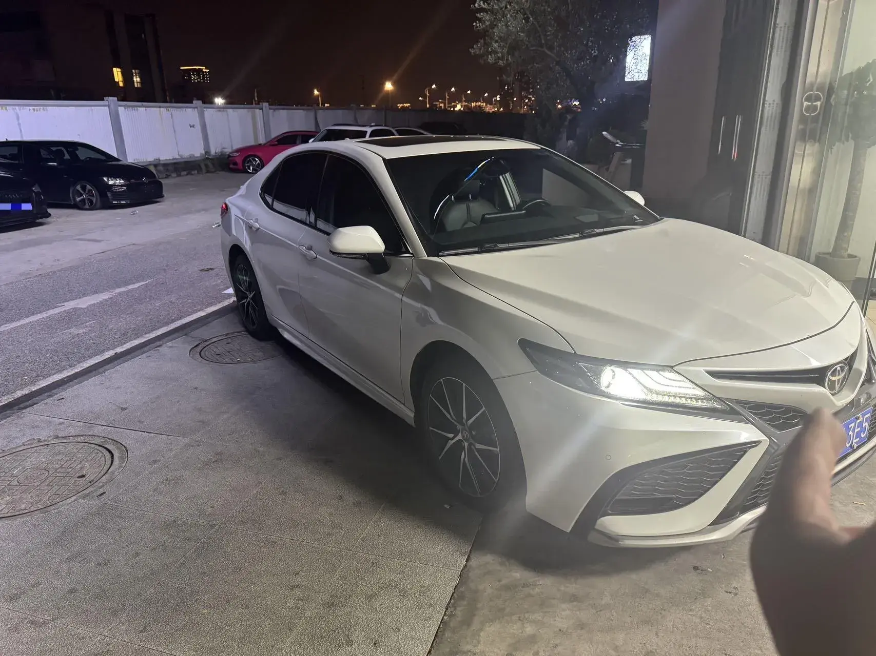 2023 TOYOTA CAMRY thumbnail 2