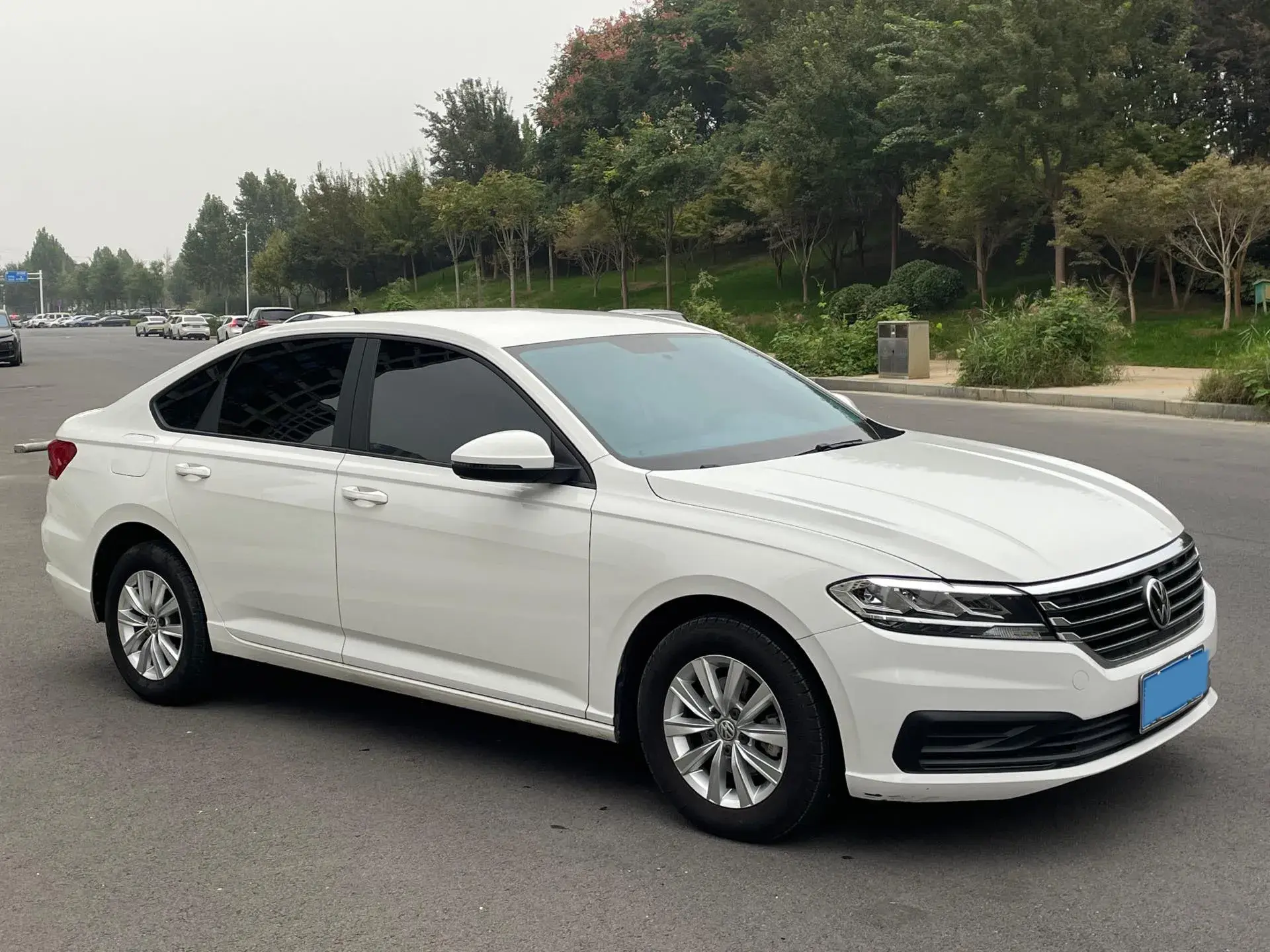 2019 VOLKSWAGEN LAVIDA thumbnail 3