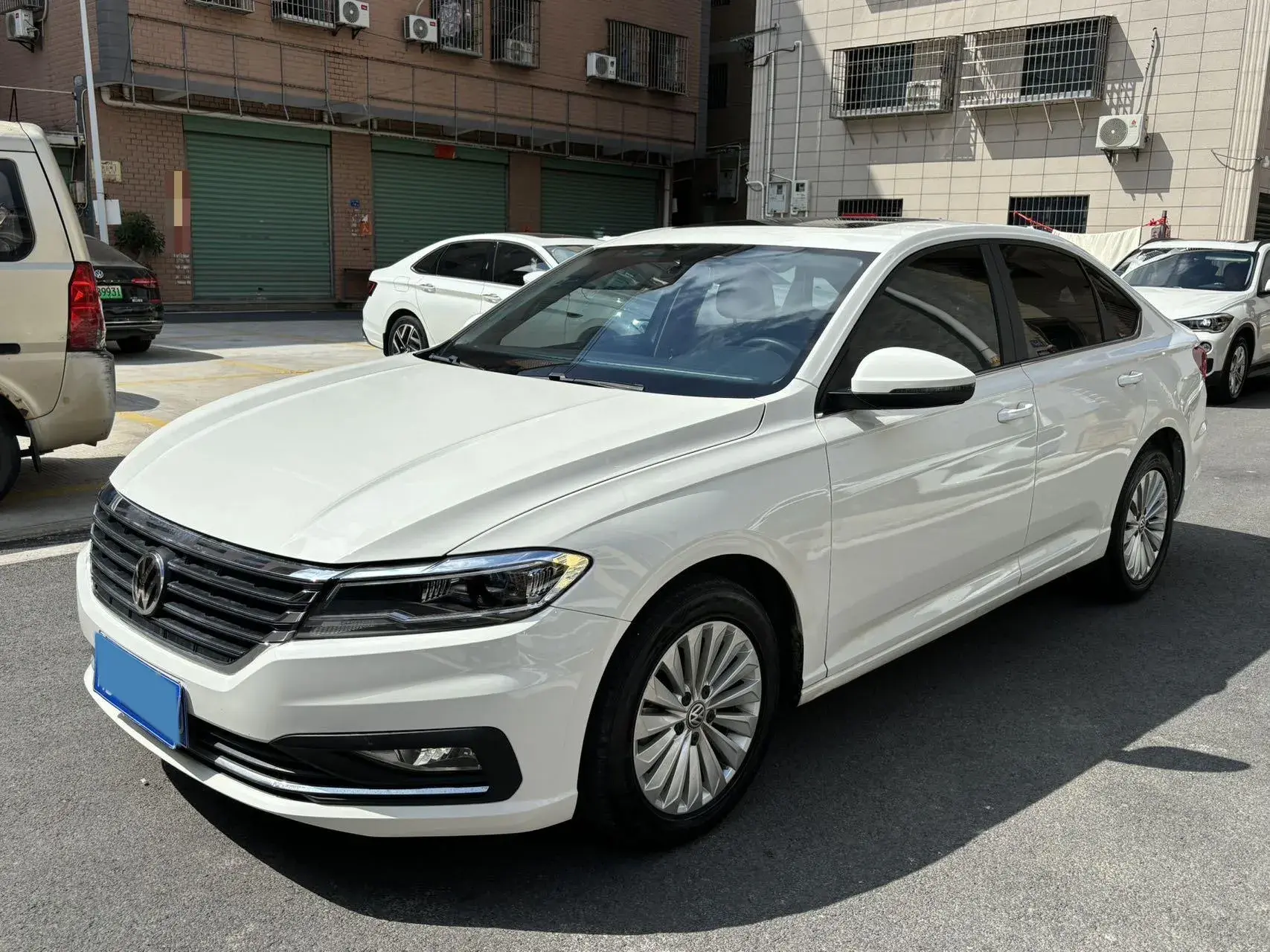 2018 VOLKSWAGEN LAVIDA view 1