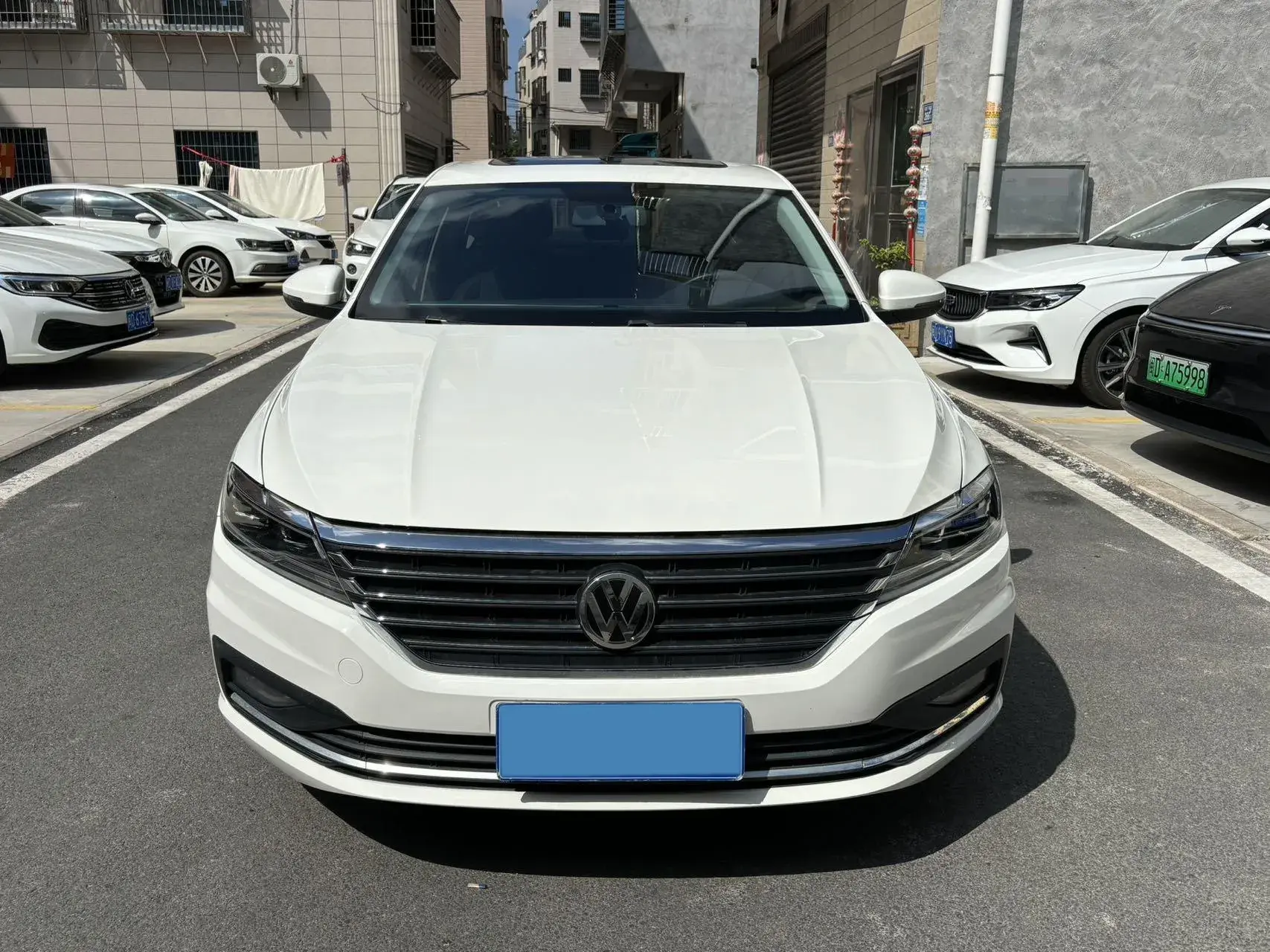 2018 VOLKSWAGEN LAVIDA thumbnail 2