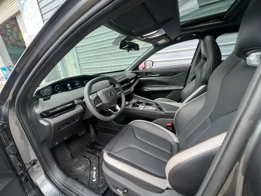 2023 CHANGAN UNI-V thumbnail 4