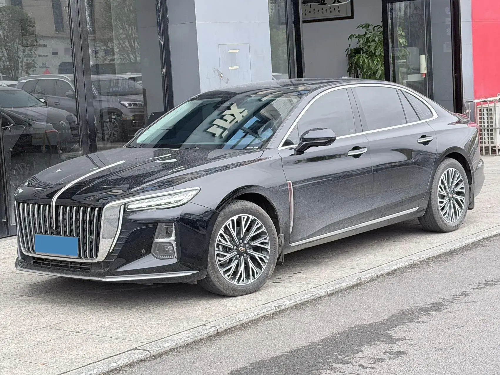 2024 HONGQI H5 view 1