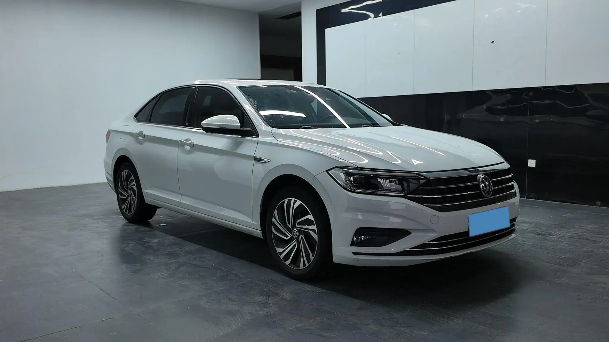 2021 VOLKSWAGEN SAGITAR thumbnail 3