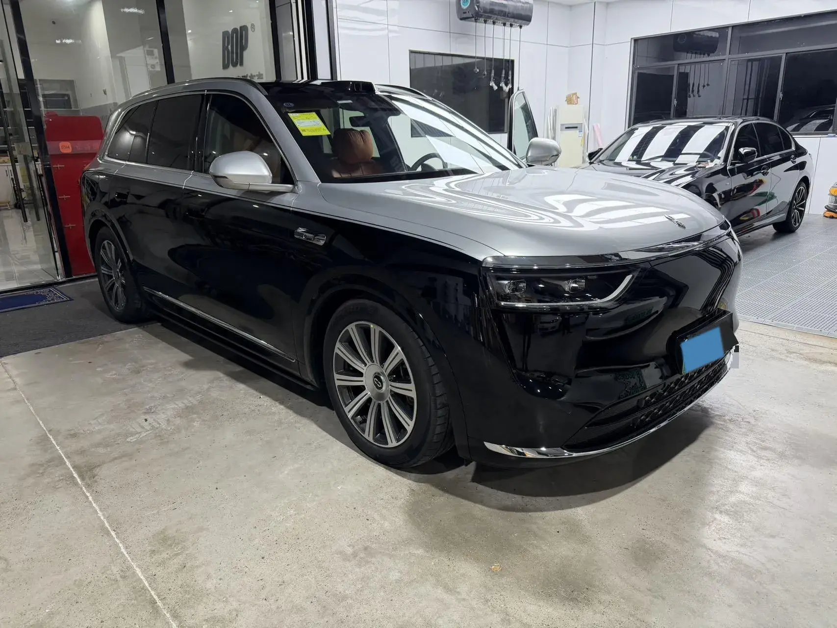 2025 AITO AITO thumbnail 2