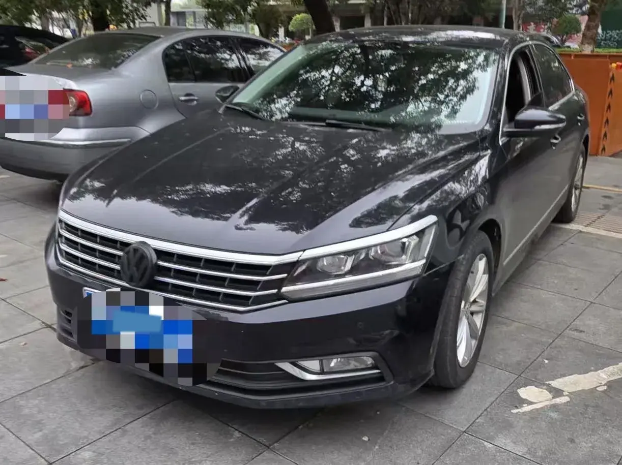 2017 VOLKSWAGEN PASSAT view 1