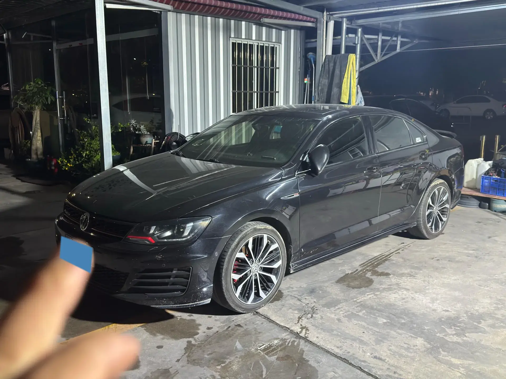 2017 VOLKSWAGEN LAMANDO view 1