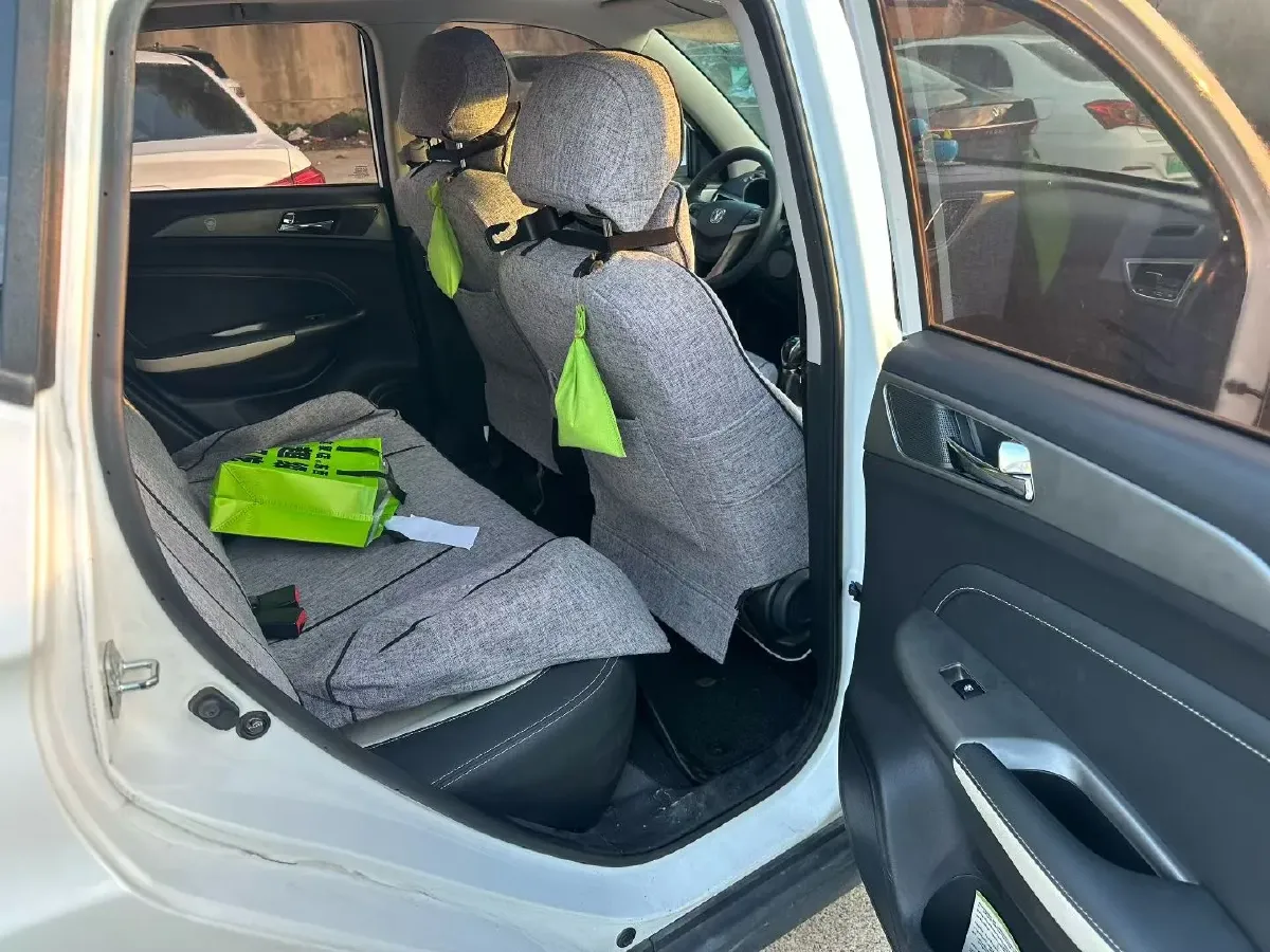 2017 ChangAn CS35 1.6L 125HP L4 5MT,autocango,china used car exporter,china ev exporter,chinese used car exporter,chinese used ev exporter