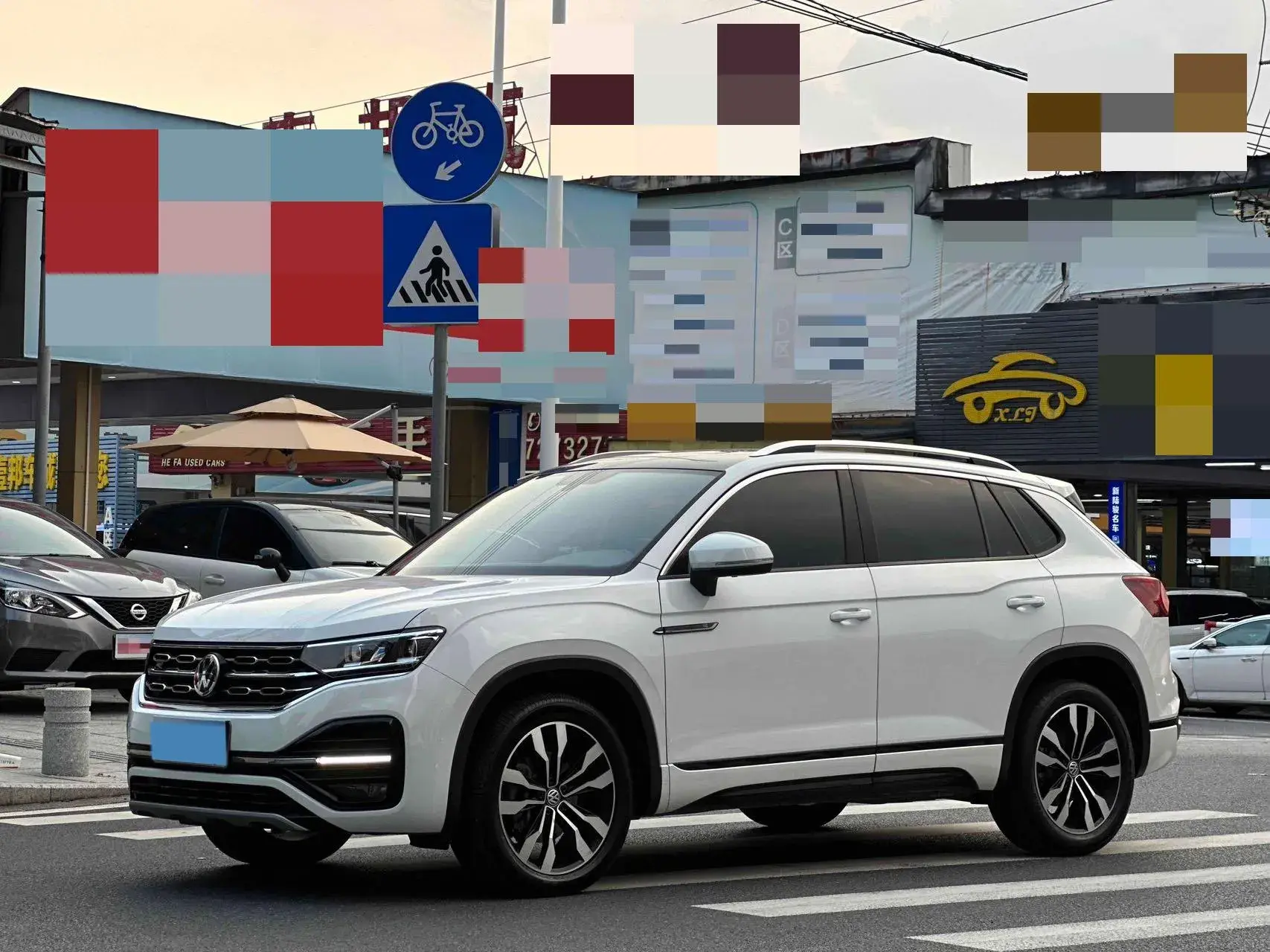 2021 VOLKSWAGEN TAYRON view 1