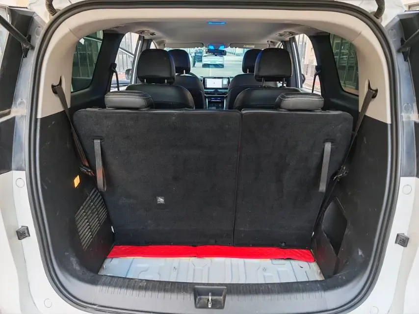 2022 MAXUS Euniq 5 BEV 70KWH,autocango,china used car exporter,china ev exporter,chinese used car exporter,chinese used ev exporter