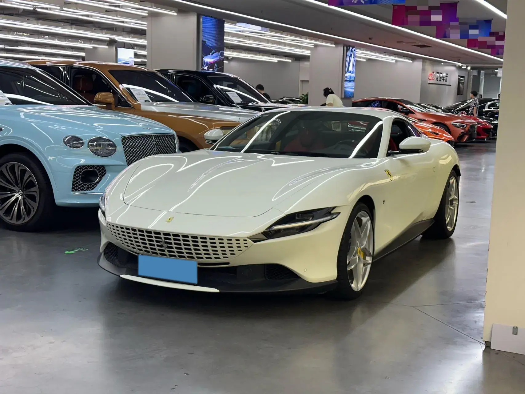 2020 FERRARI ROMA view 1