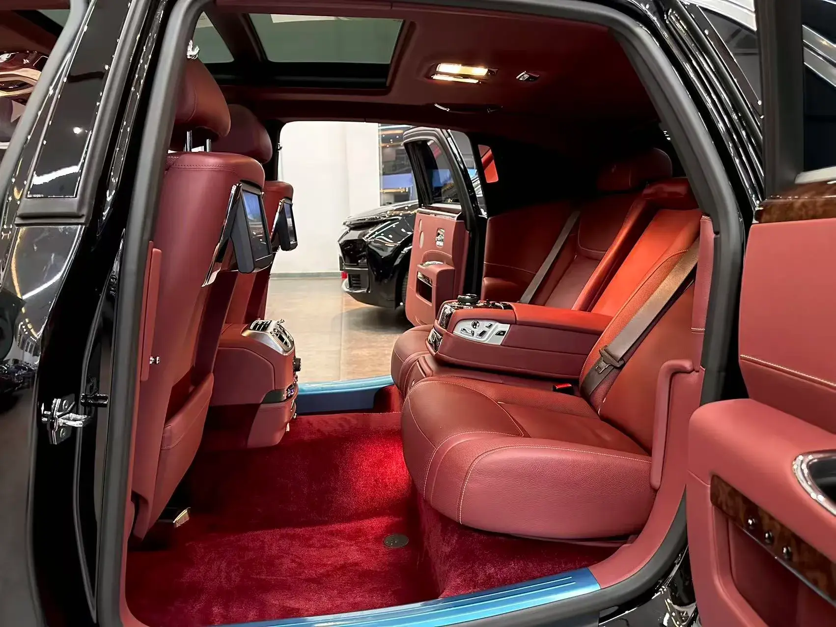 2018 ROLLS-ROYCE GHOST thumbnail 4