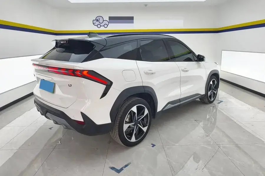 2023 GEELY GALAXY thumbnail 3