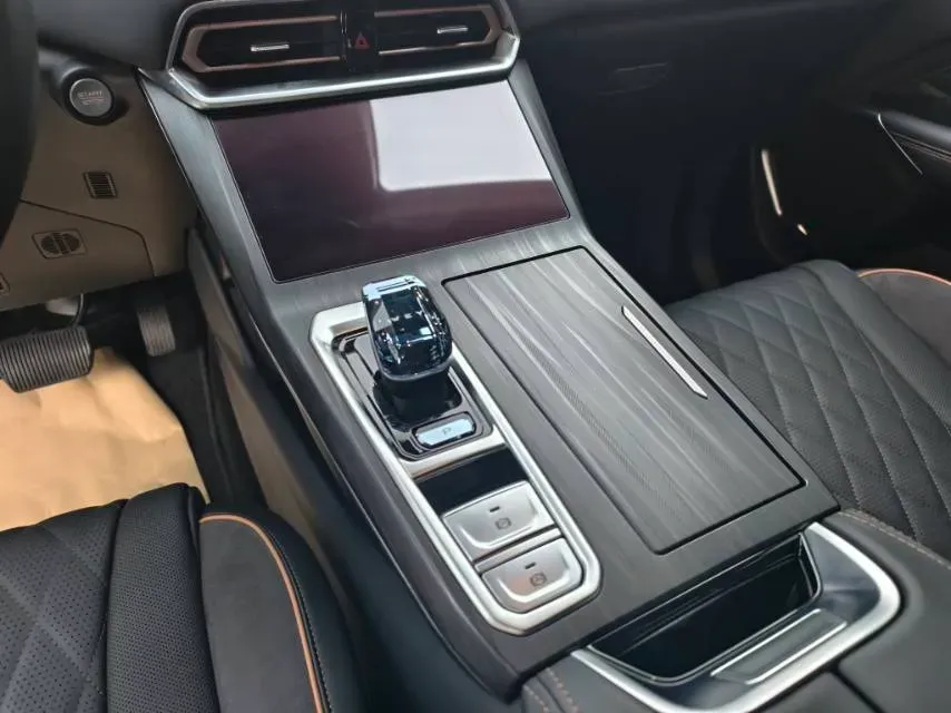 2022 WEY Latte DHT 1.5T 156HP L4 2DHT Hybrid,autocango,china used car exporter,china ev exporter,chinese used car exporter,chinese used ev exporter