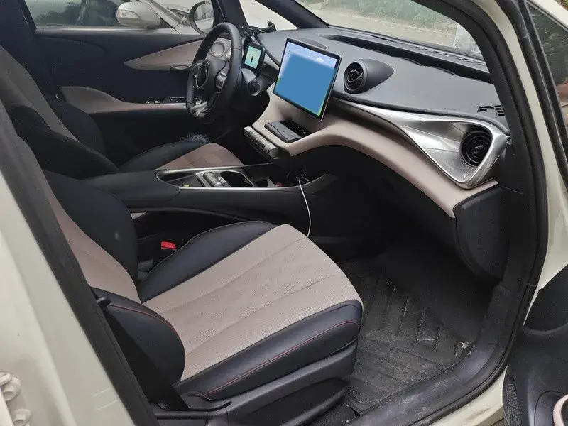 2024 BYD DOLPHIN thumbnail 3