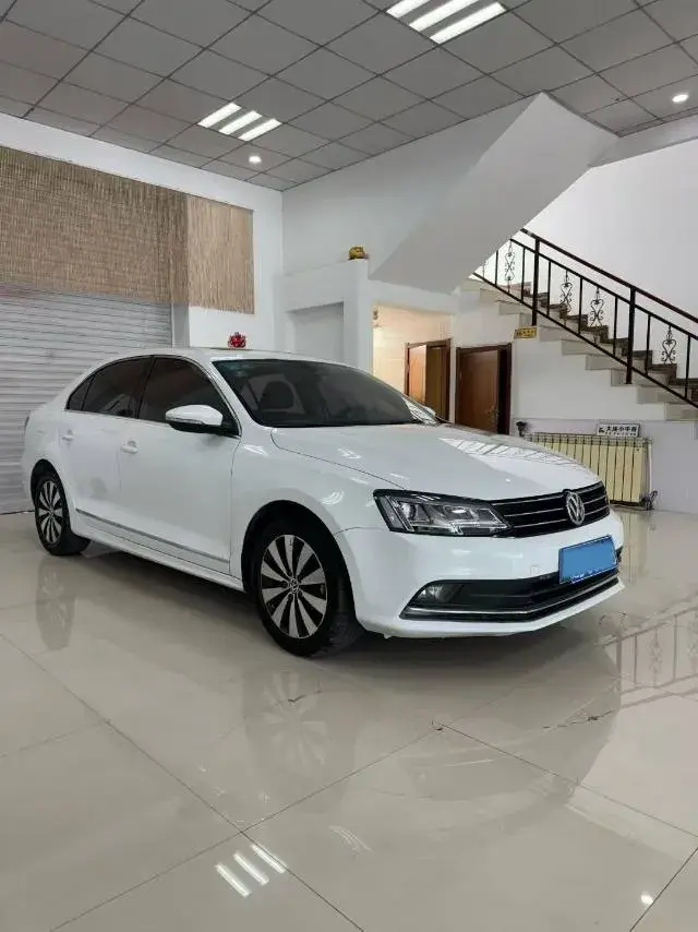 2018 VOLKSWAGEN SAGITAR thumbnail 2