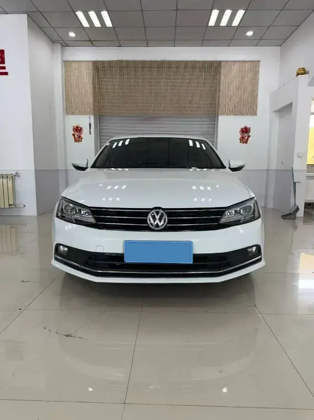 2018 VOLKSWAGEN SAGITAR thumbnail 3