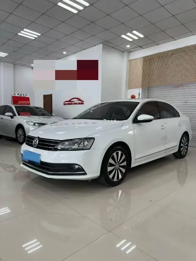 2018 VOLKSWAGEN SAGITAR view 1