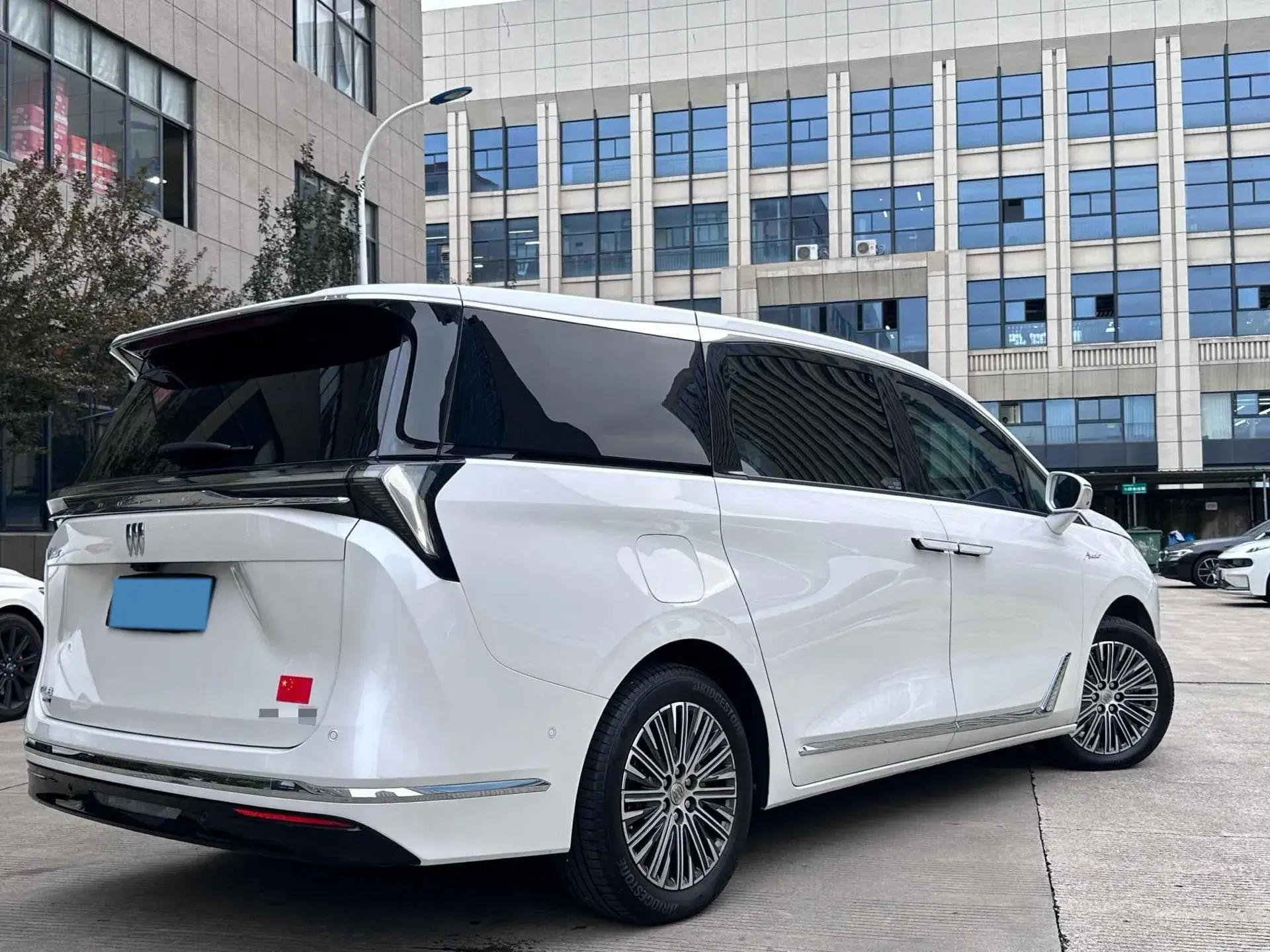 2024 BUICK GL8 thumbnail 3