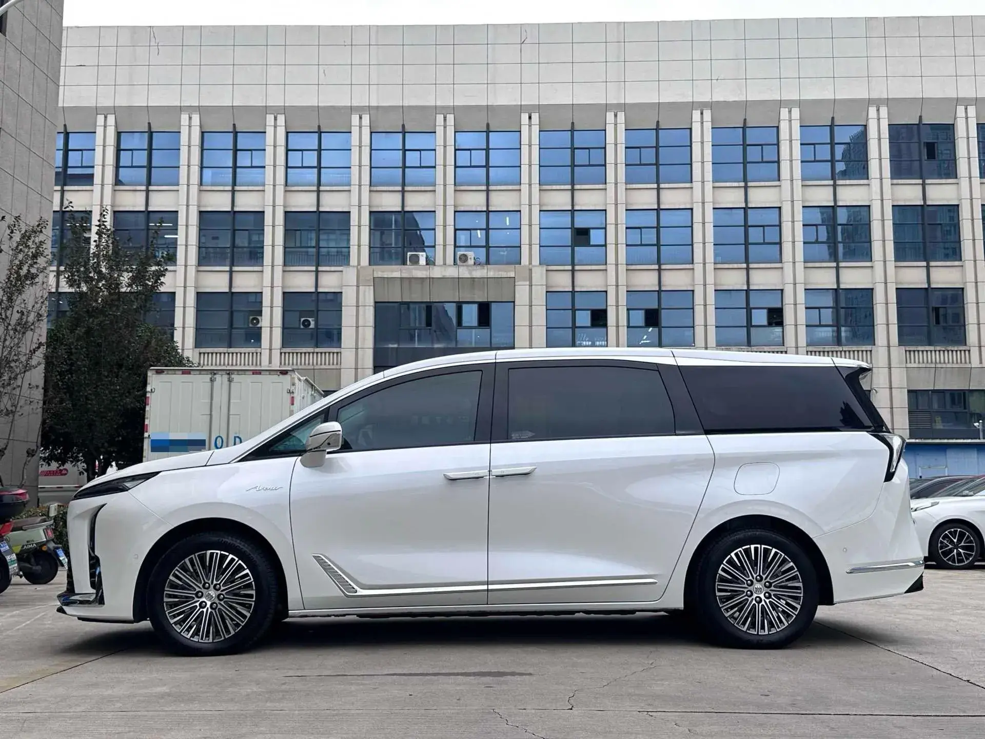 2024 BUICK GL8 thumbnail 4