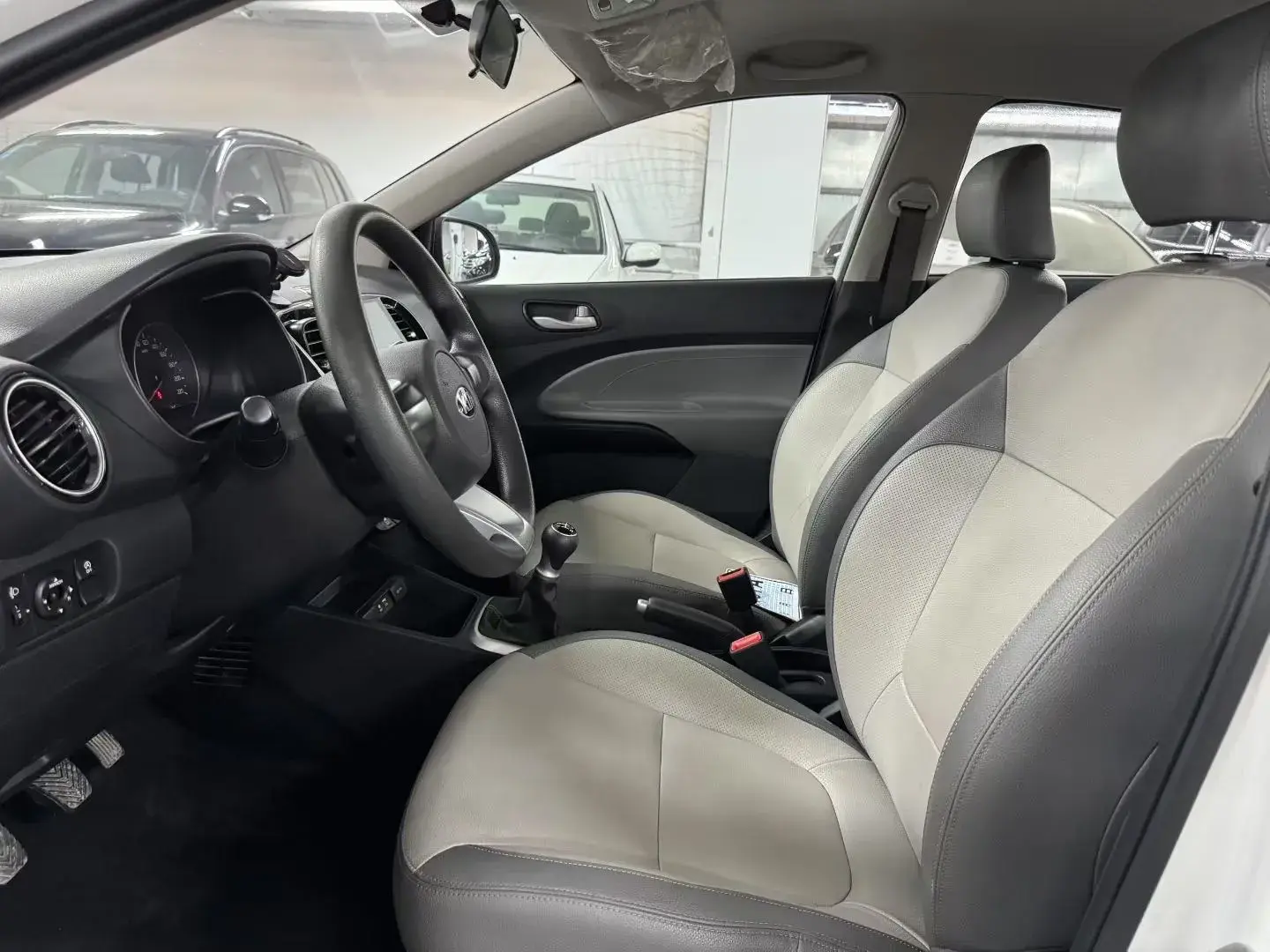 2019 KIA PEGAS thumbnail 4