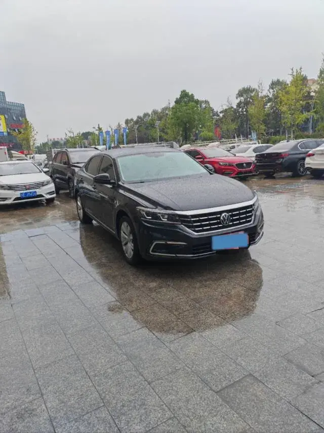 2021 VOLKSWAGEN PASSAT thumbnail 2