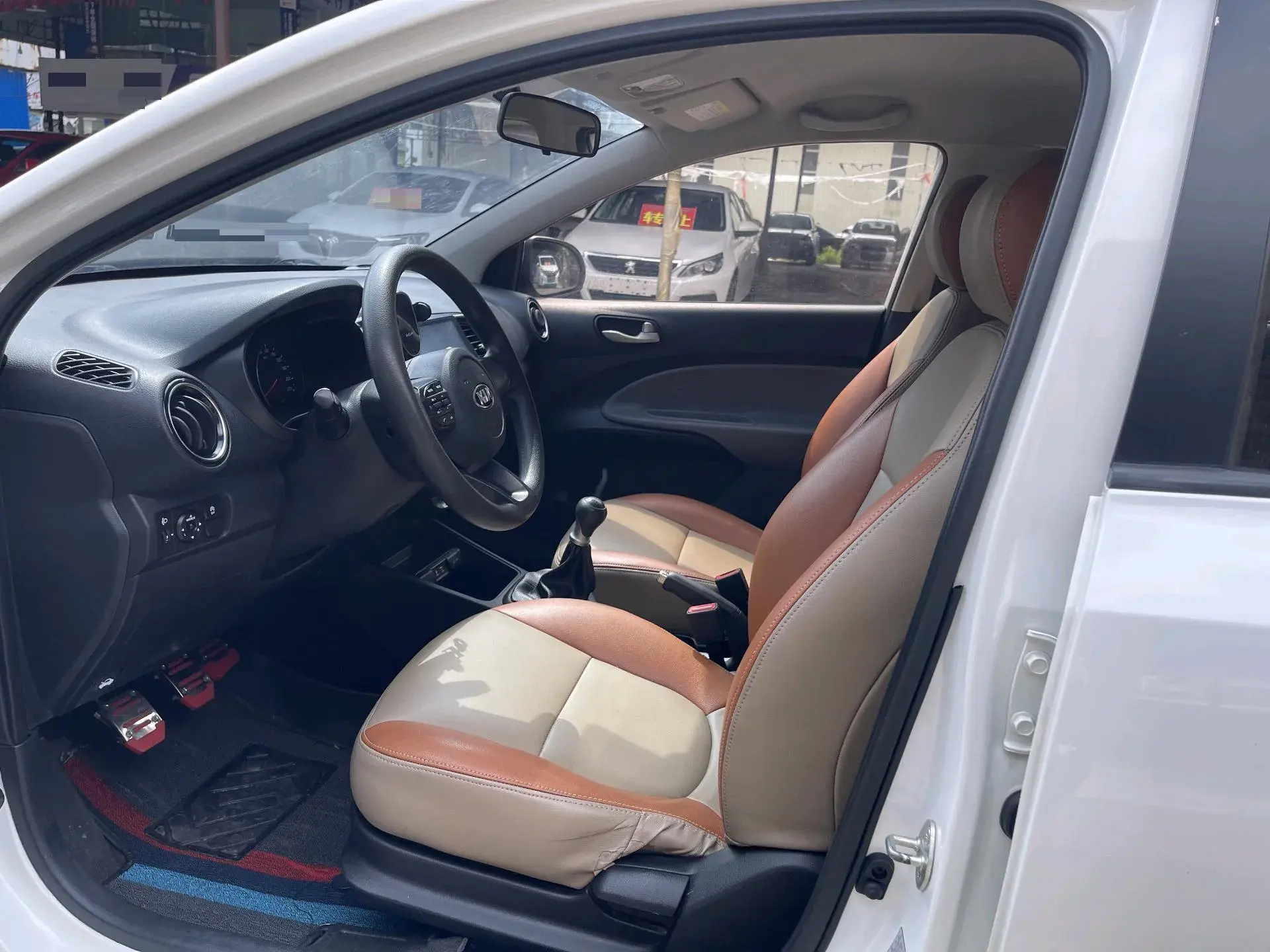 2017 KIA PEGAS thumbnail 4