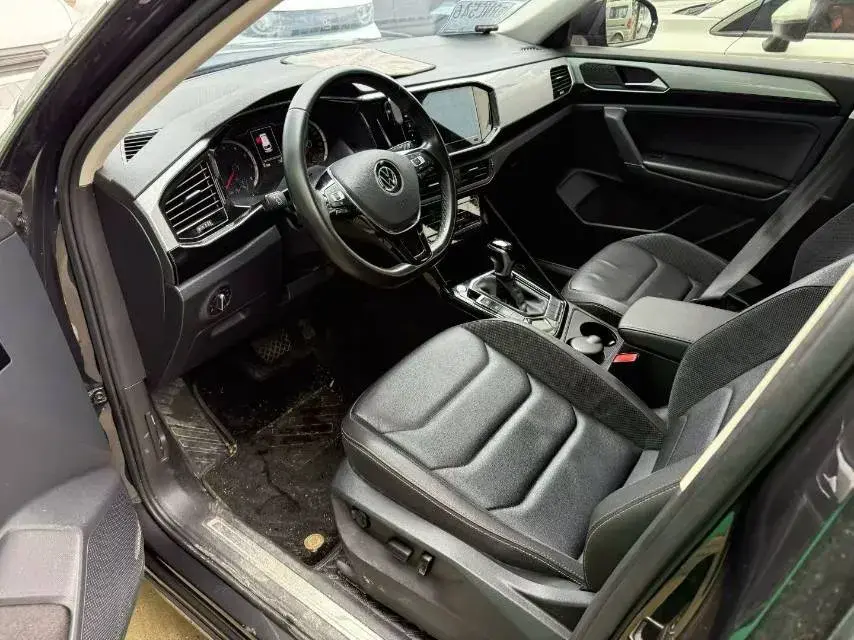 2021 VOLKSWAGEN TAYRON thumbnail 3