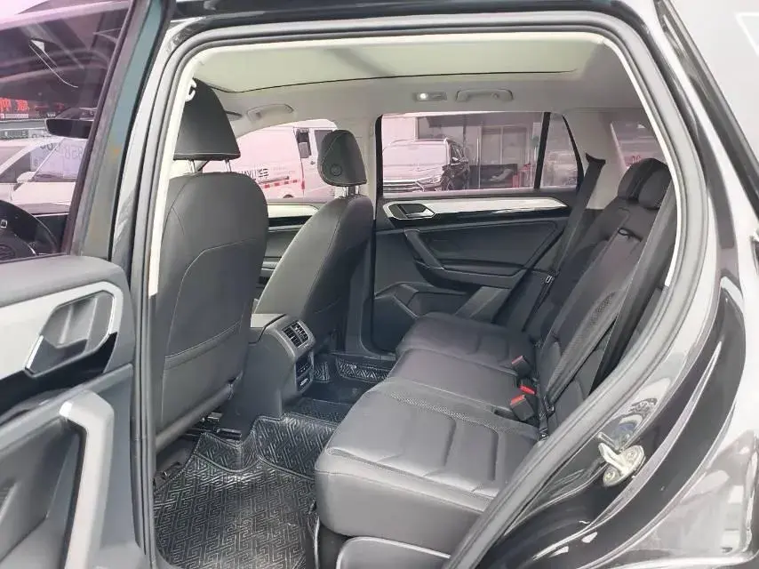 2021 VOLKSWAGEN TAYRON thumbnail 4