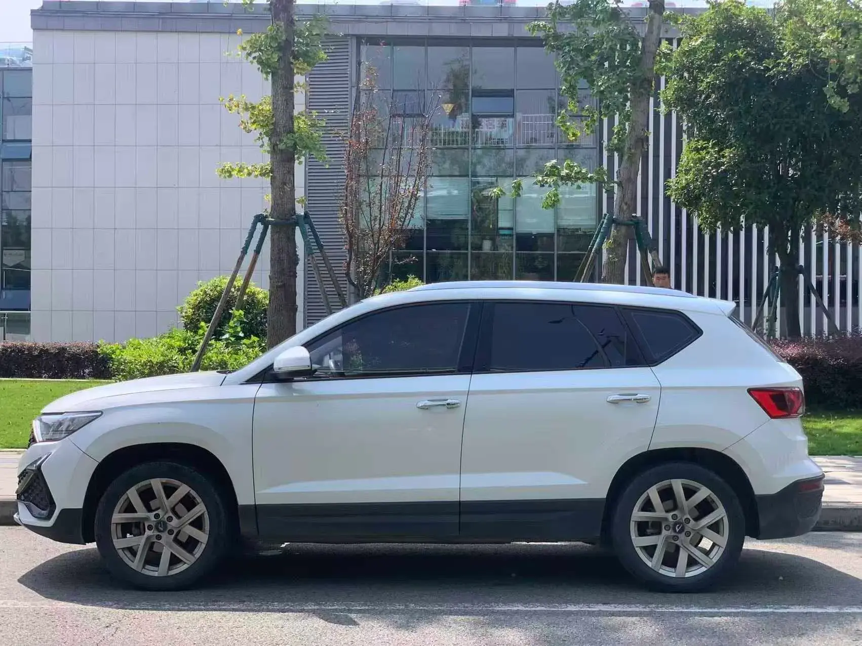 2023 JETTA VS5 thumbnail 4