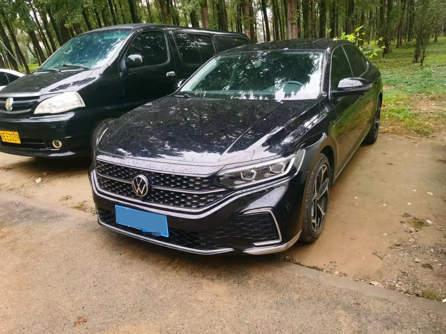 2024 VOLKSWAGEN PASSAT view 1