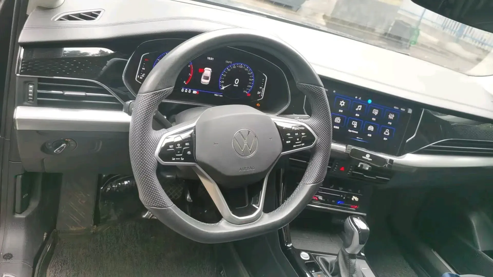 2024 VOLKSWAGEN PASSAT thumbnail 3