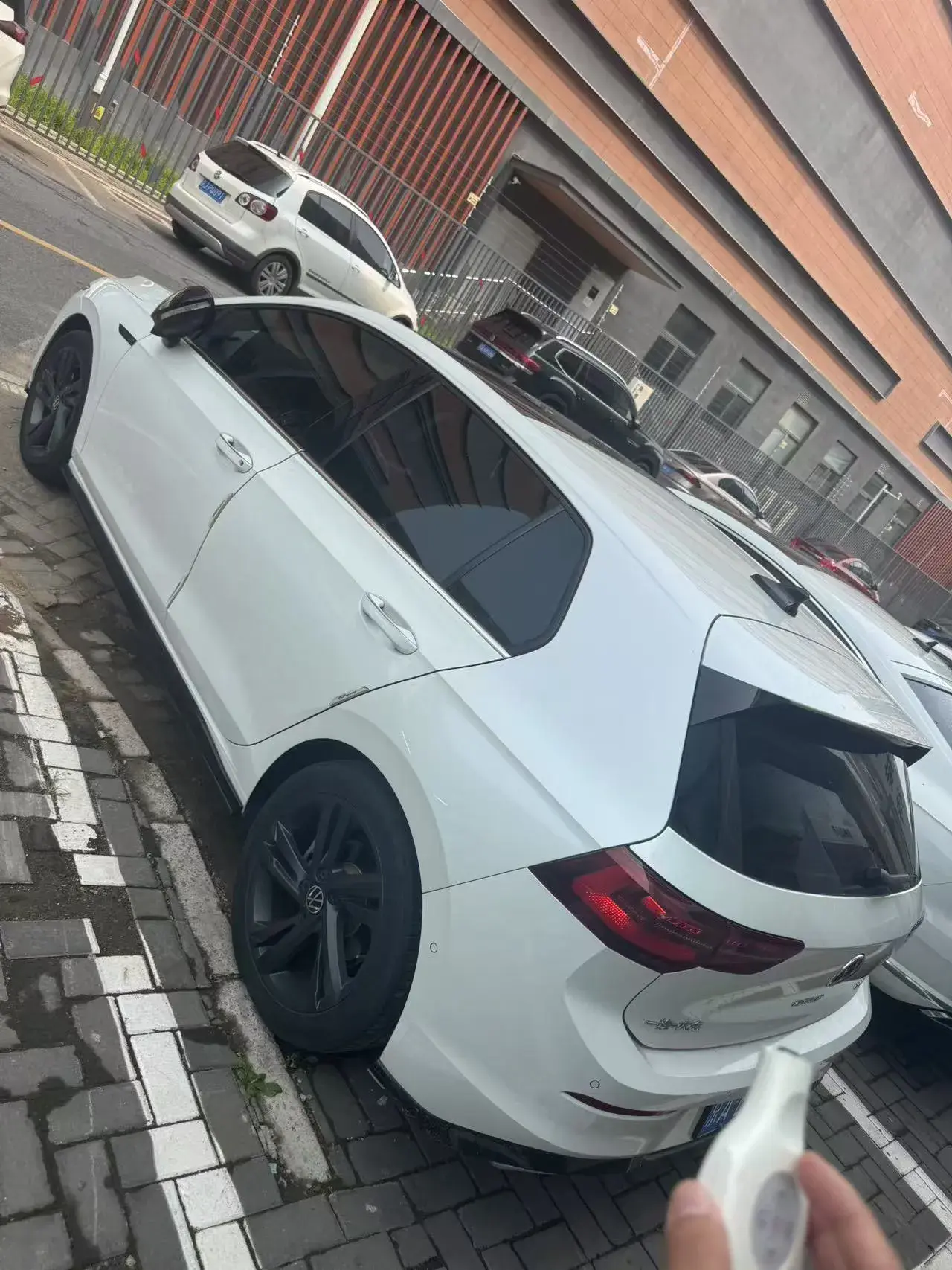 2021 VOLKSWAGEN GOLF thumbnail 2