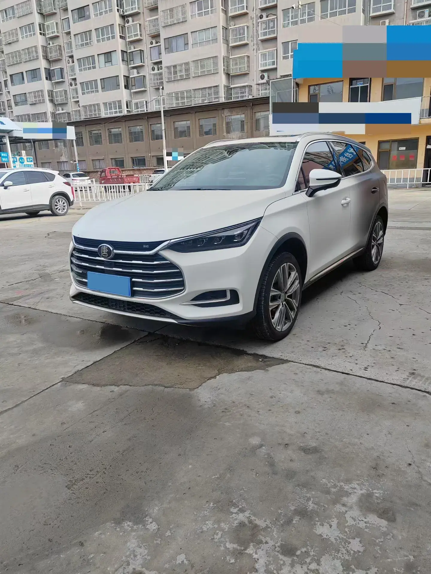 2019 BYD TANG view 1