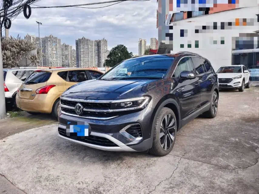 2023 VOLKSWAGEN TALAGON view 1