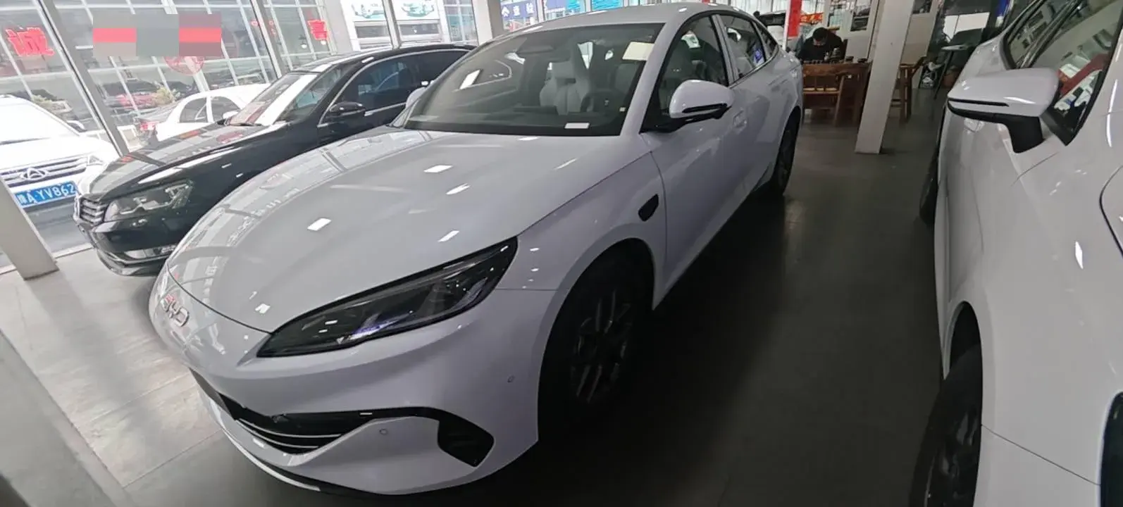 2025 BYD SEAL view 1