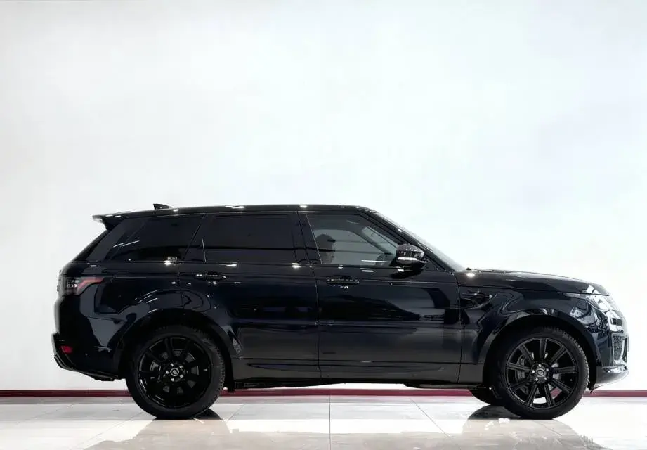2021 LAND ROVER thumbnail 3