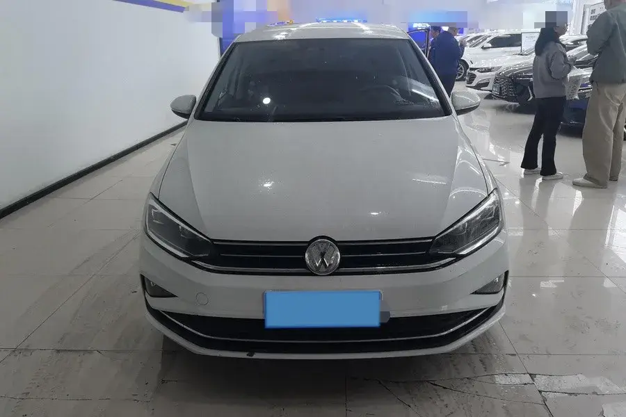 2019 VOLKSWAGEN GOLF thumbnail 3