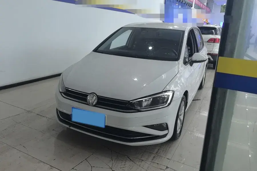 2019 VOLKSWAGEN GOLF view 1