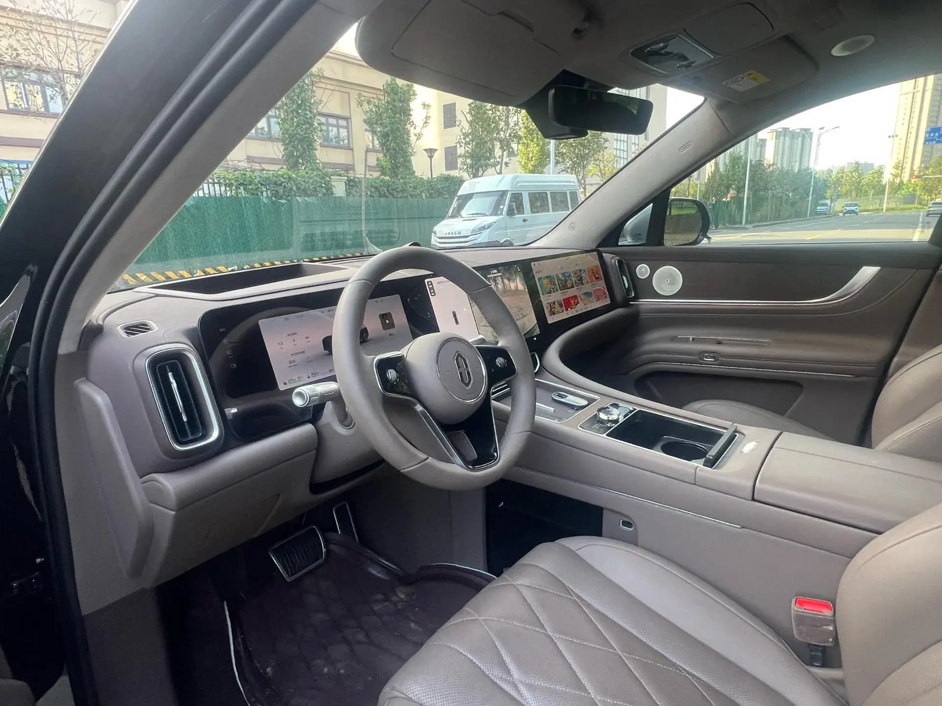 2024 AITO AITO thumbnail 4